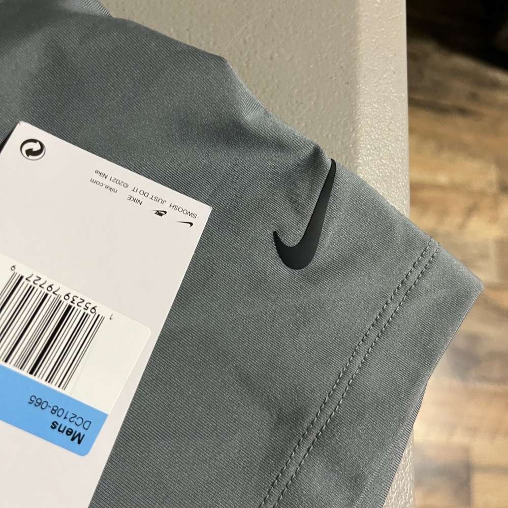 Nike Gray Polo Shirt for Men M - Picture 3 of 6